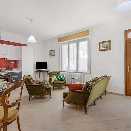 Casa Adelina, Center With Private Garden - Happy