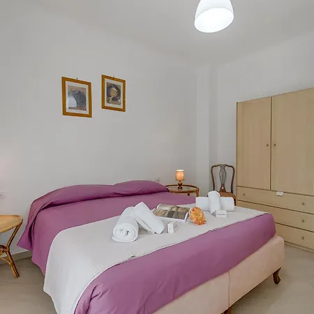 Apartment Casa Adelina 50 Meters From - Happy