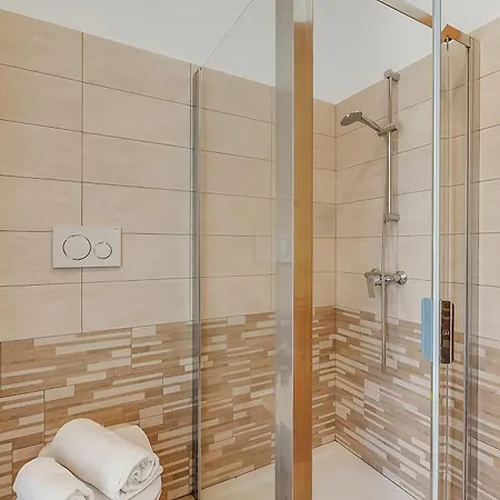 Apartment Casa Adelina 50 Meters From - Happy