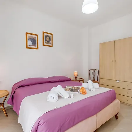 Casa Adelina, Center Apartment With Private Garden - Happy Rentals شقة